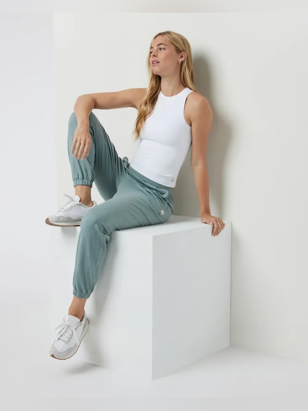 Vuori women's boyfriend jogger